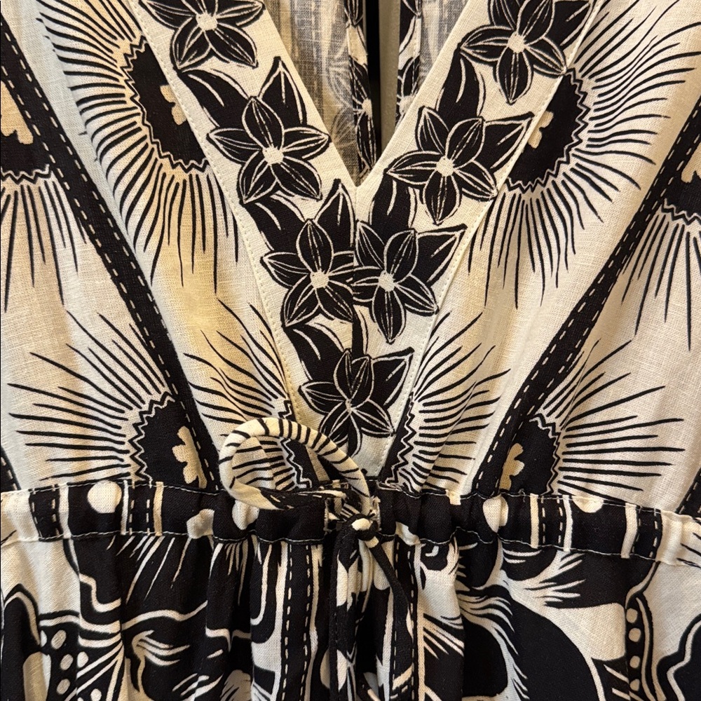 Black and White Floral Dress - Picture 7 of 7